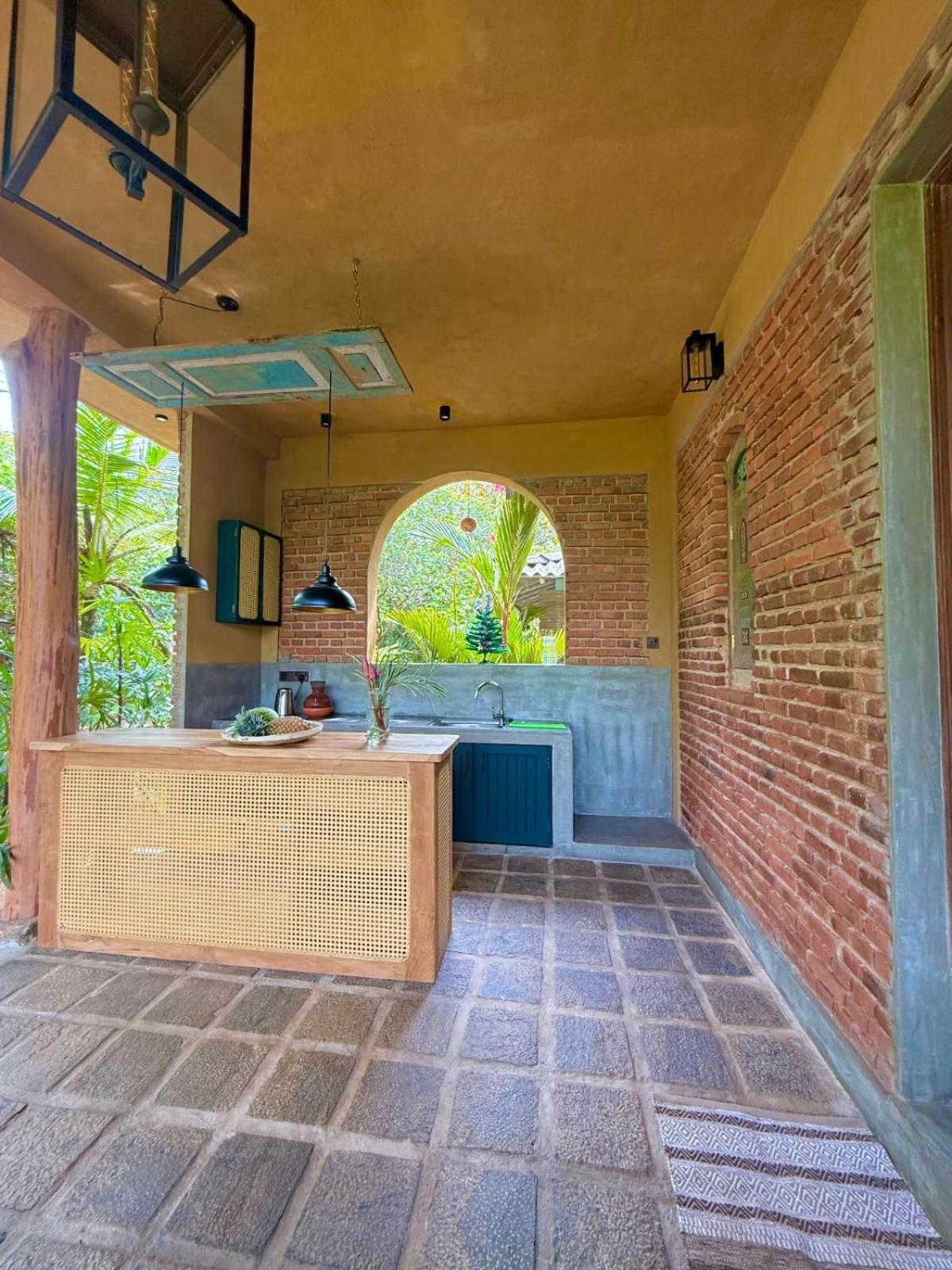 Villa Ovita Talpe Exterior photo